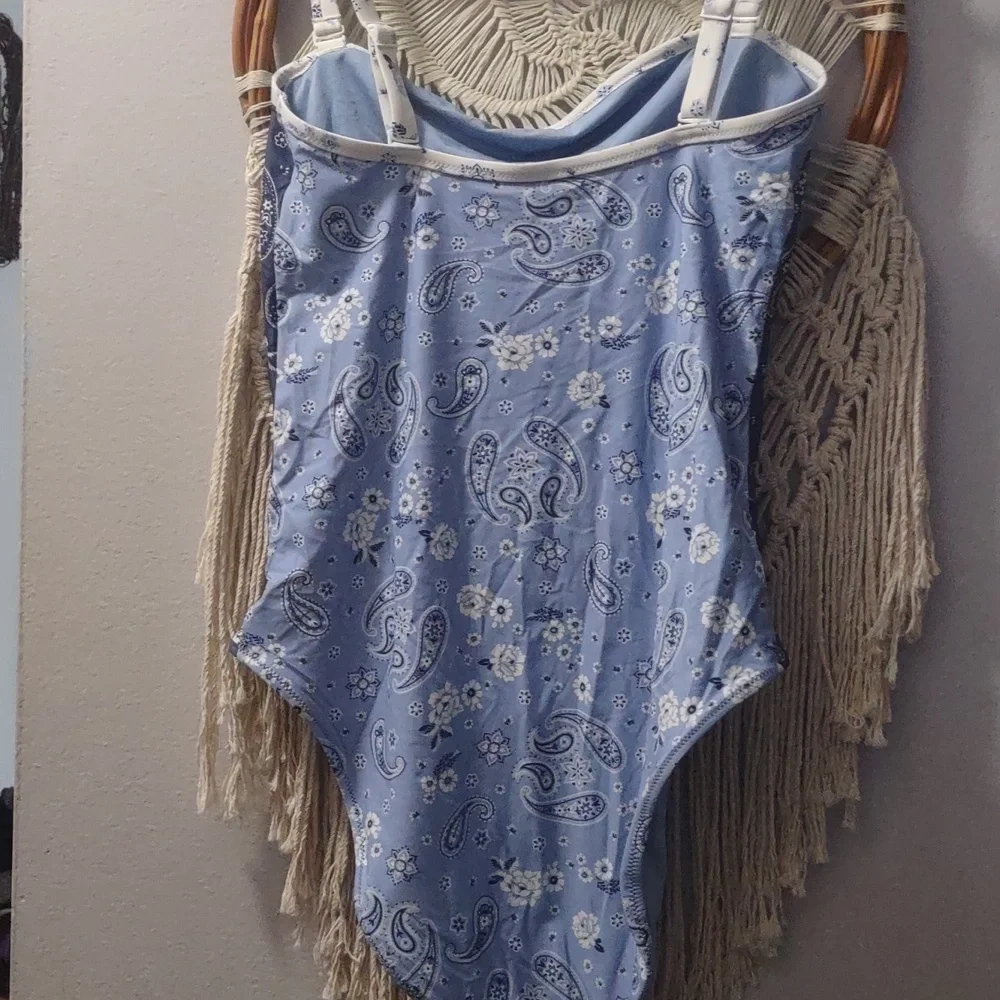 Aerie Navy Floral/Paisley One-Piece Swimsuit Sz L - Picture 2 of 4
